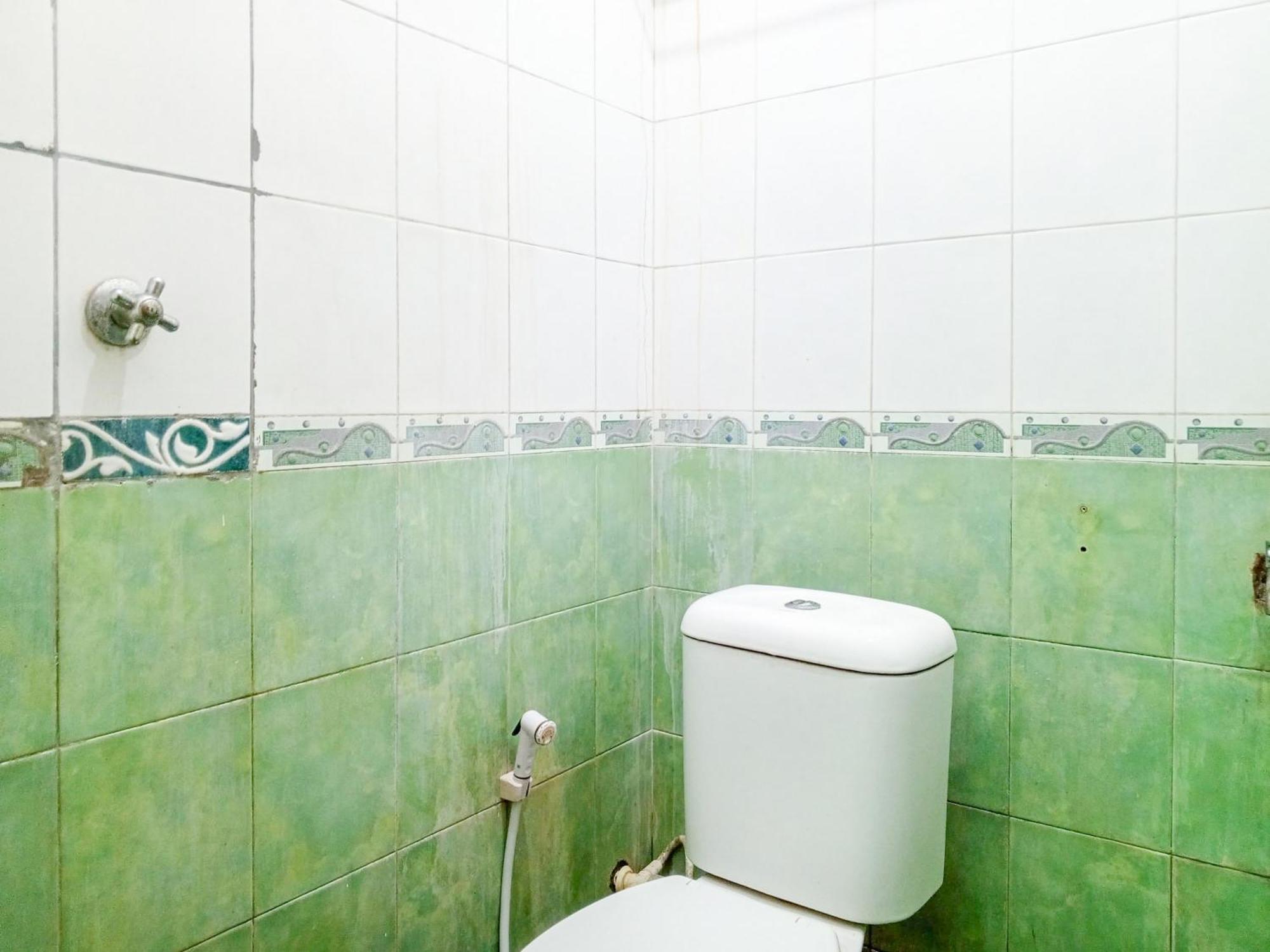 Trihakso Guest House Near Kaliurang Redpartner سليمان المظهر الخارجي الصورة